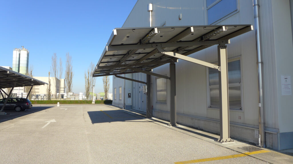 Ombrière Aluminium Pensilsole Cantilever ancrage plaques acier